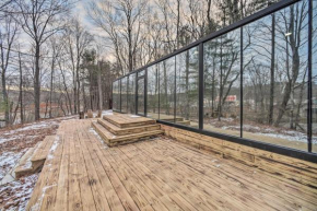 The Reflection House with On-Site Fishing!
